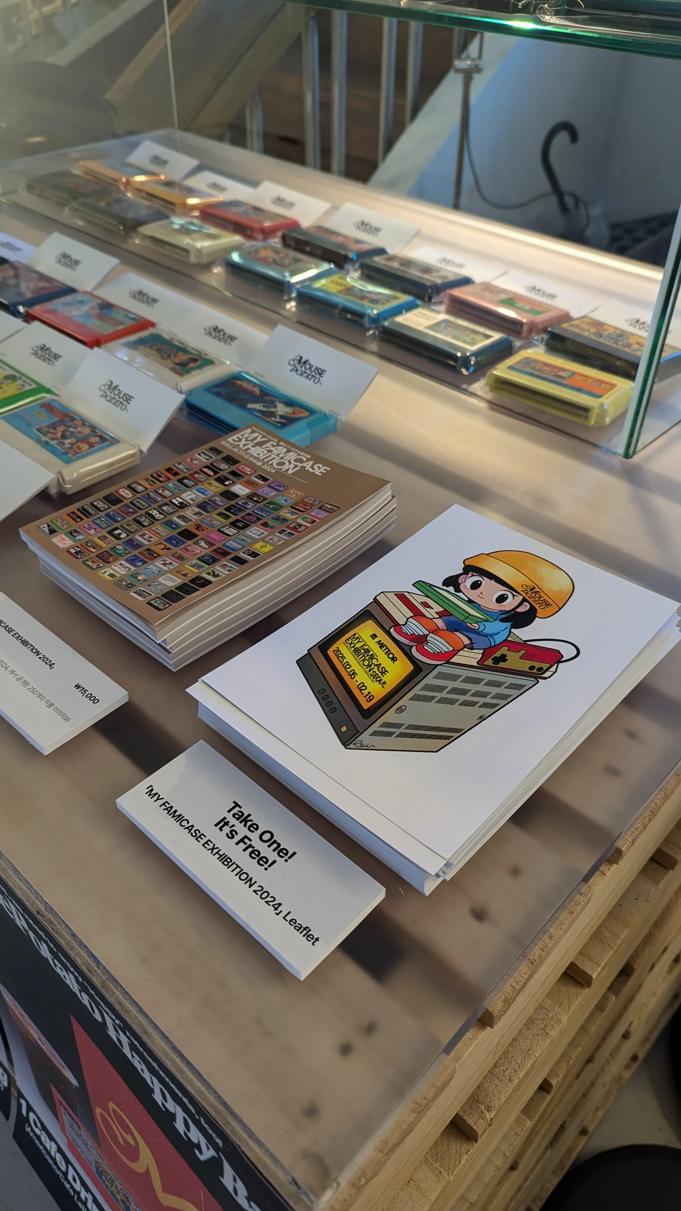 Famicase Seoul — cartridge wall detail