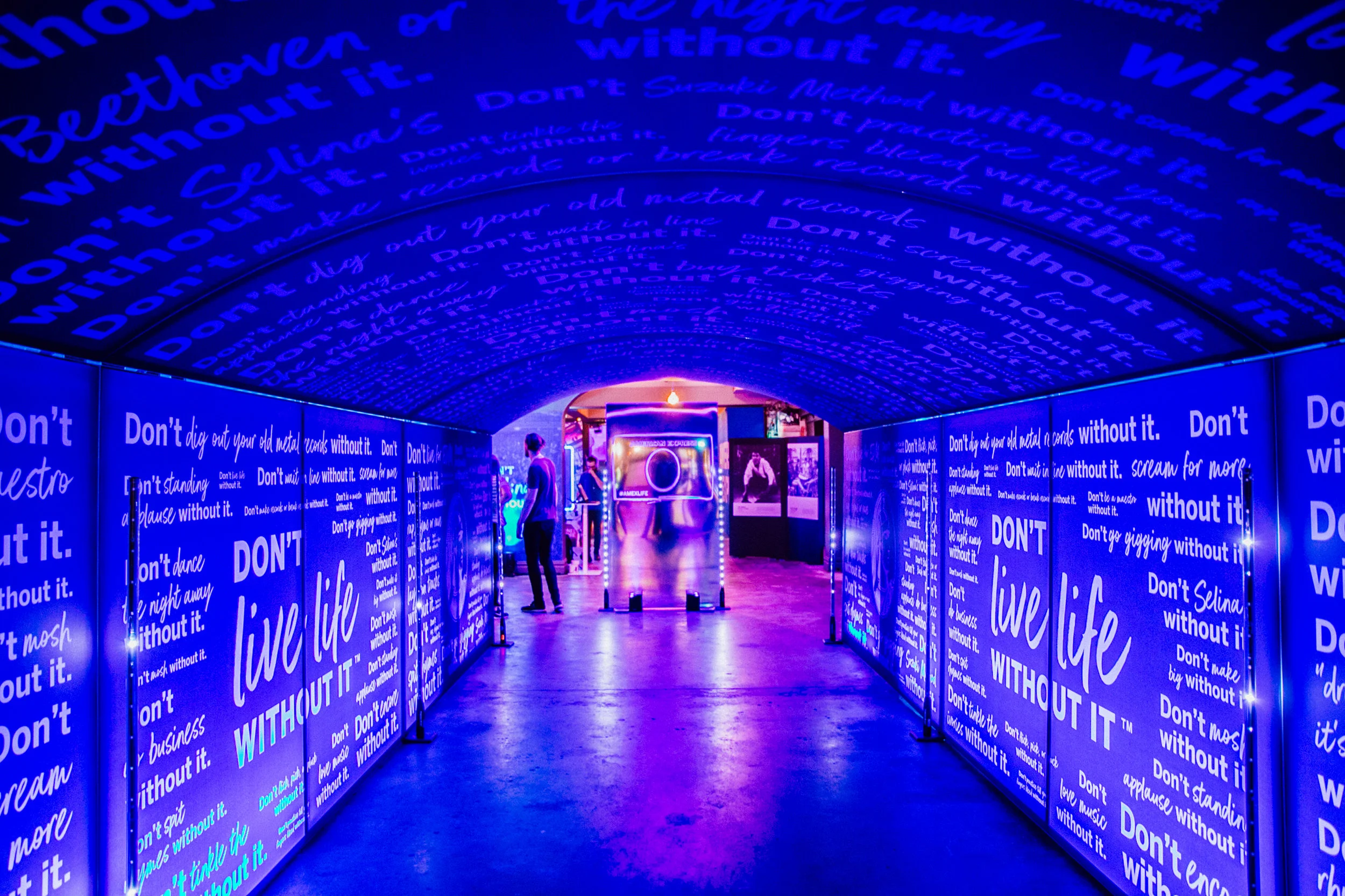 Amex Selinas — crowd