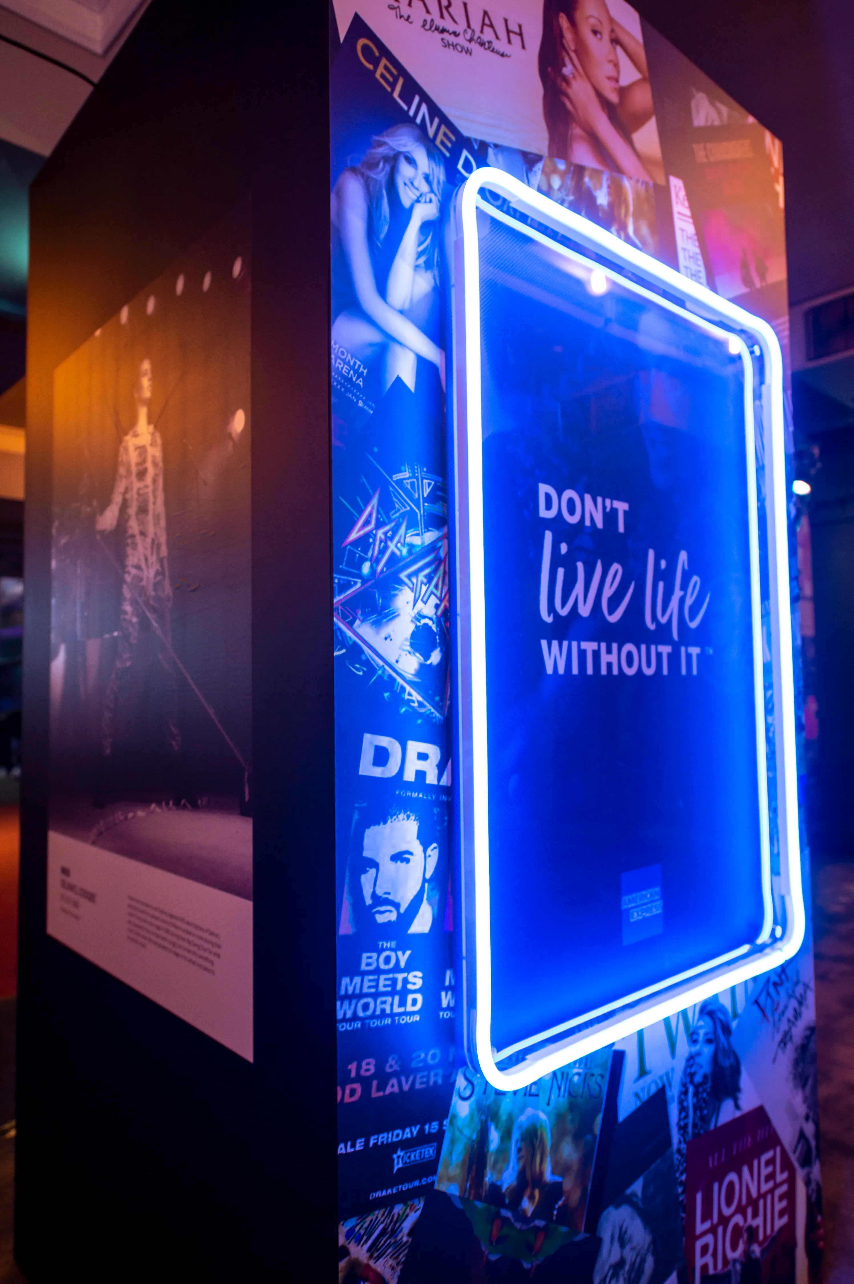 Amex Selinas — neon signage